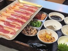 -围炉肉舍•炭烤活鳗•丹东海鲜烤肉(步行街店)