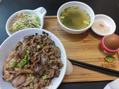 -熊吞·大碗丼烧肉饭(济宁万达广场店)