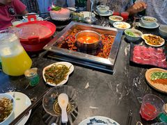 -二荆条·蜀鲜汇城市森林火锅