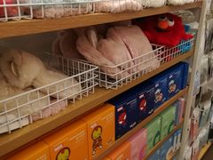 -名创优品(中原万达2F店)