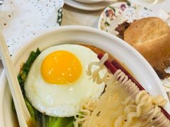 餐蛋公仔面-喜莲咖啡