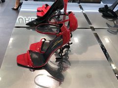 -文艺复兴百货(米兰大教堂广场店)