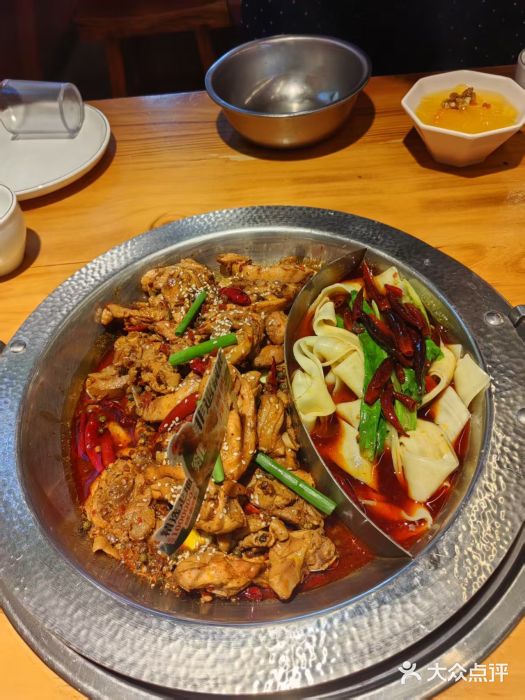 成老灶火锅鸡(平山店)图片