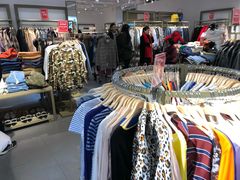 -URBAN REVIVO(北京斯普瑞斯奥特莱斯店)