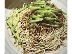 -肥肥虾庄·金牌油焖大虾(首义路店)