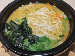 -灵芝妹子海鲜米线(劳动公园店)