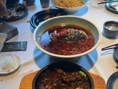 -八府香鸭·啫啫煲(华山路店)