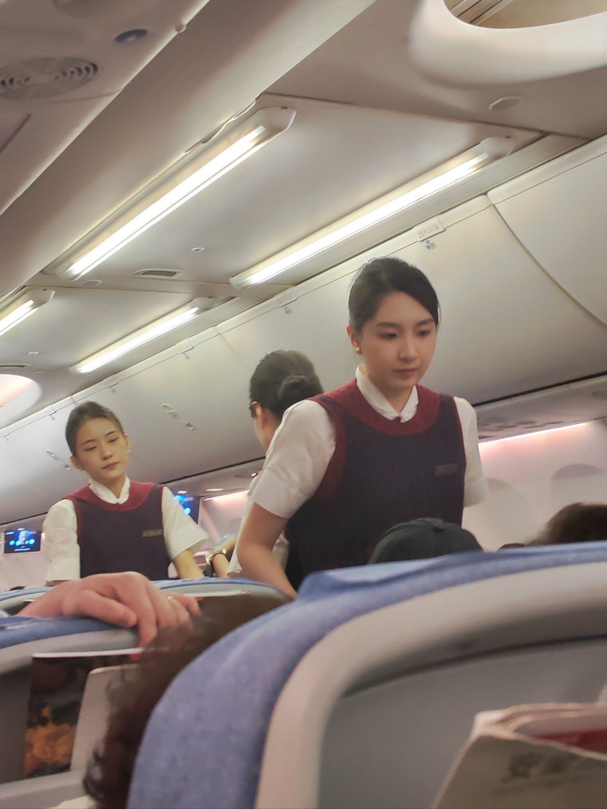 国航的空姐很主动