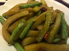 -香巴拉云南餐厅(华莱坞店)