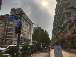 门面-苑苑发型设计
