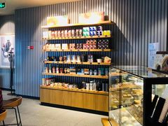 面包甜点陈列柜-星巴克(北京新辰里亚运村店)