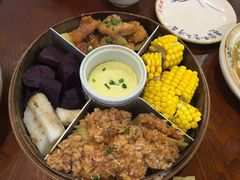 -黄桷树曹家私房菜(江与城店)