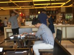 -大中华希尔顿酒店-念自助餐·嗨啤·小龙虾