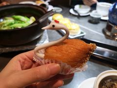 鲜果榴莲天鹅酥-陶陶居酒家(海岸城店)