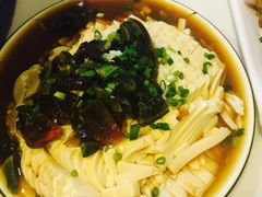 -虾弄弄海派小龙虾·牛羊蝎子火锅