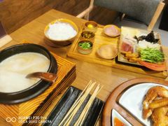 -麦麦山云南菜(复地活力城店)