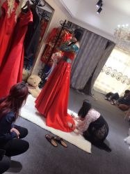 点击看大图 龙凤褂-爱伊人婚纱礼服美妆馆