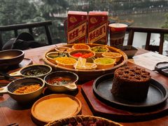 -包整·丝娃娃(一览甲秀楼风景店)