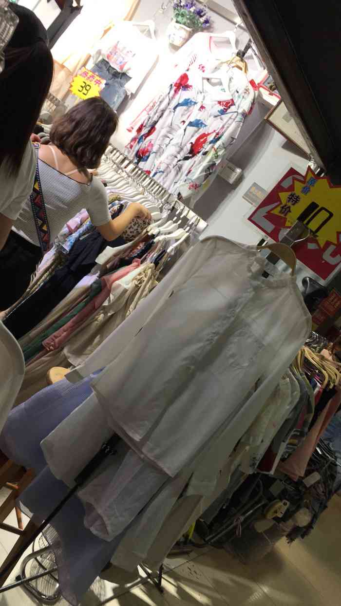 广州御龙服装批发市场图片