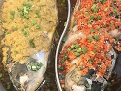 双椒鱼头-阿瓦山寨·湘菜现炒·剁椒鱼头王(咸阳总店)