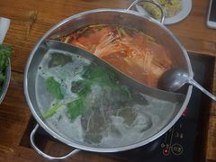 -苗伯妈酸汤火锅