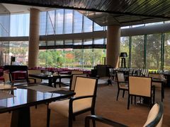 靠窗位-惠州皇冠假日酒店·西餐厅·自助餐厅