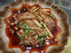 -石磨豆花家常菜·牦牛排土火锅