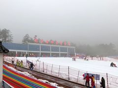 -大别山南武当滑雪场