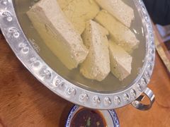 -石磨豆花家常菜·牦牛排土火锅