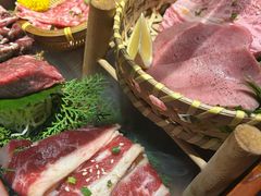 -山川小町·极番烧肉(新地假日广场店)
