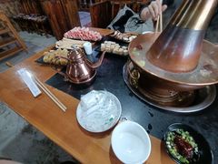 -果松木炭酸菜铜火锅·外婆参鸡汤