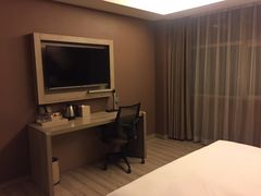 -西安大雁塔科技大学地铁站亚朵酒店