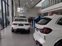 -上海宝信宝马4S店