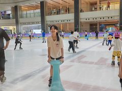 -冰堡国际溜冰场(观澜湖新城MHMALL店)