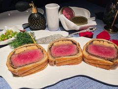 惠灵顿牛排-弦月窗LUNETTE BY AMANDA(复兴路店)