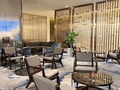 -百灵希尔顿逸林酒店大堂吧