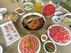 -茅草房·河畔园林火锅
