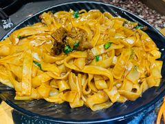 干炒牛河-潮十三潮汕砂锅粥(高新四路大都荟店)