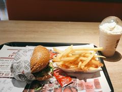 -The Habit Burger Grill 哈比特汉堡(复兴soho店)