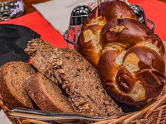 餐前面包-申德勒加油站餐厅(三里屯北小街店)