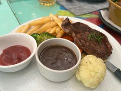-卷心菜和避孕套餐厅(Pattaya)