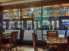 -上海和平饭店维克多咖啡厅 Victor's