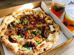 -必胜客(宝杨路宅急送店)