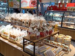 面包甜点陈列柜-仟吉(星汇维港店)