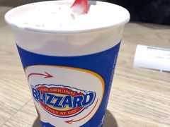 暴风雪-DQ·蛋糕·冰淇淋(奥林匹克广场店)