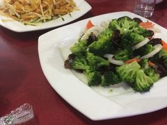 -溢心园香河肉饼总店