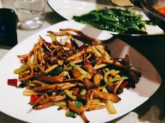 -鲜榨果汁·啤酒鱼(环岛河店)