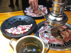 烤肉-唯成•韩国炭火烤肉 유성고기