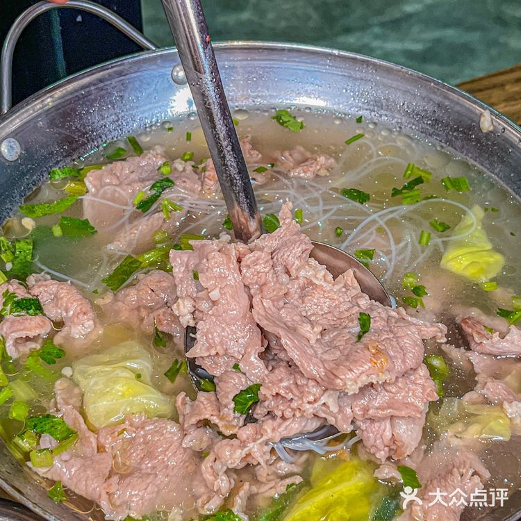 我终于在西安吃上了冒烤鸭，巨香巨好吃🔥