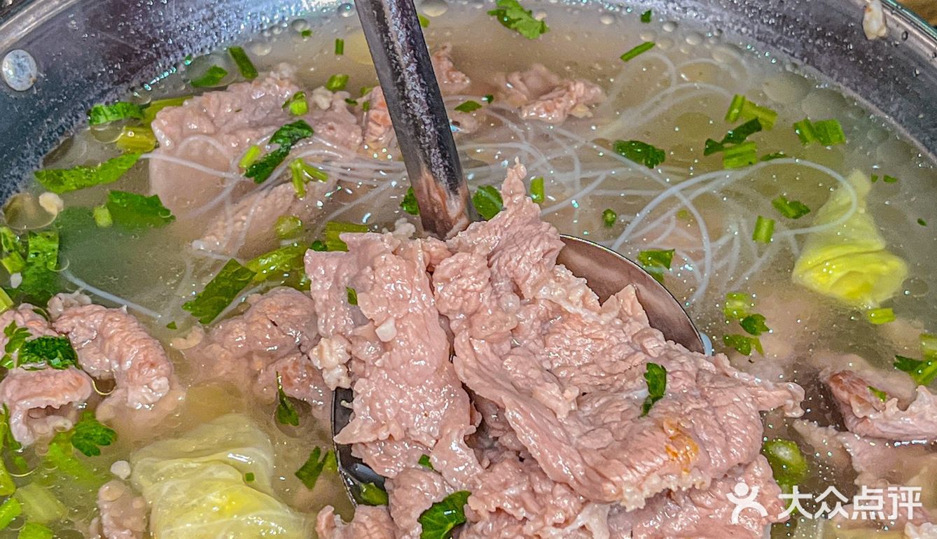 我终于在西安吃上了冒烤鸭，巨香巨好吃🔥